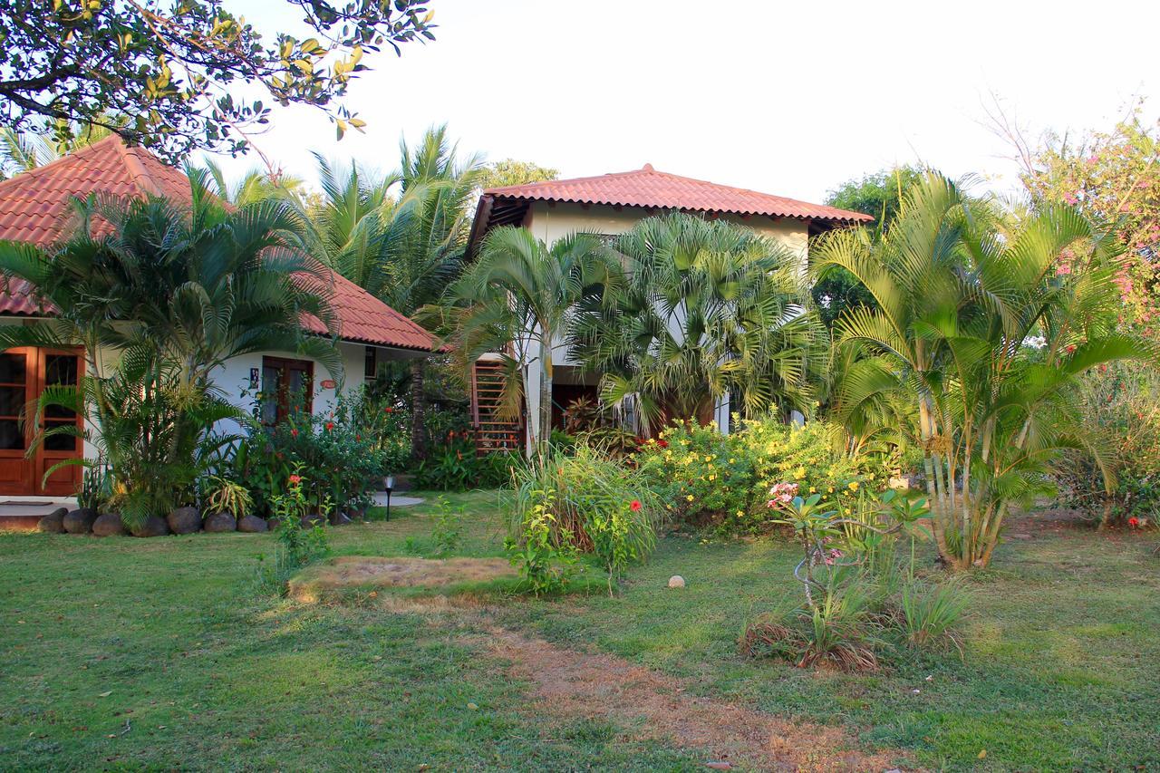 Cabanas La Casa De Pucha Pedasi Town Exterior photo
